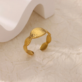Anillo Ajustable Grabado Solar en Acero Dorado